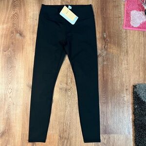 Black Fabletics 7/8 Capri Leggings